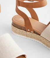 Topics Flatform Sandal