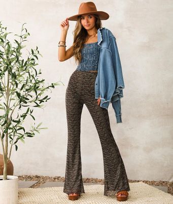 Willow & Root Mesh Flare Stretch Pant