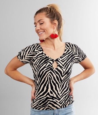 red by BKE Zebra Print Fitted V-Neck Top