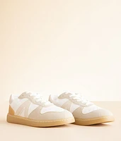 Vesta Sneaker