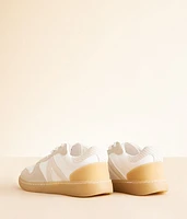 Vesta Sneaker