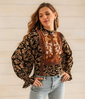 Sterling & Stitch Embroidered Floral Top