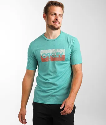 Oakley Diamond Wave O Hydrolix T-Shirt | The Summit