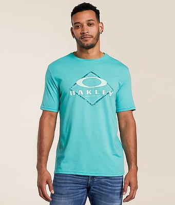 Distressed O Stack Hydrolix™ T-Shirt