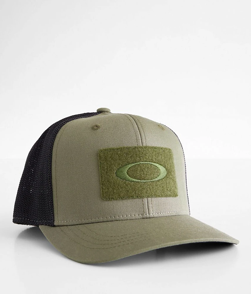 Si 110 Flexfit Trucker Hat