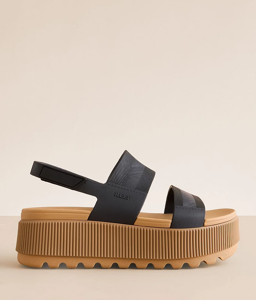 Water Vista Higher Flatform Sandal