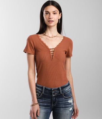 red by BKE Lace Trim Top