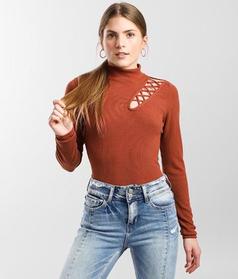 red by BKE Ribbed Mock Neck Top