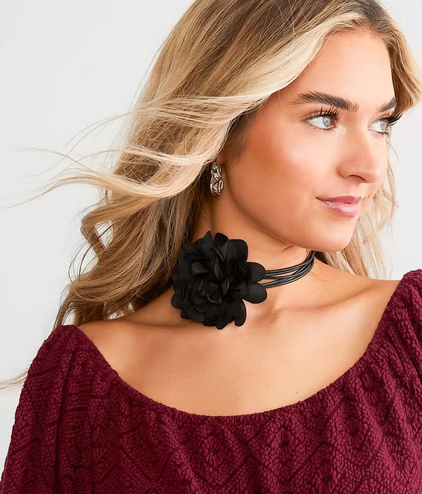Rosette Necklace