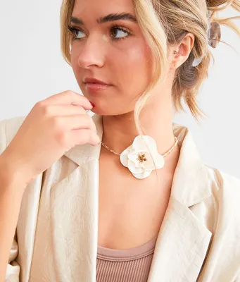 boutique by BKE Rosette Necklace