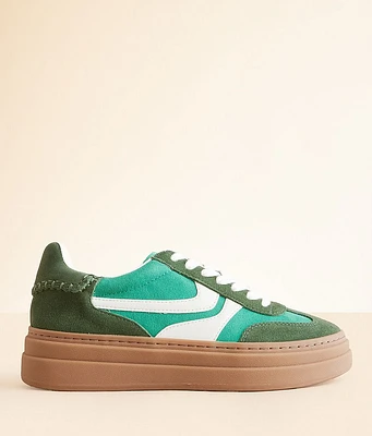 Dodge Sneaker