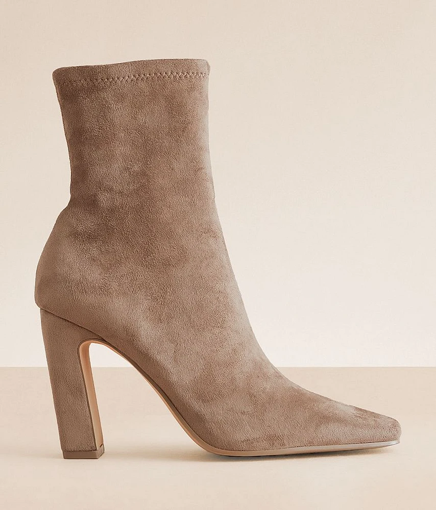 Steve Madden Vinka Ankle Boot