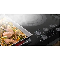 Samsung - 30" Electric Cooktop with WiFi and Rapid Boil