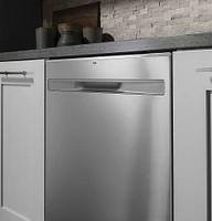 GE - Stainless Steel Interior Fingerprint Resistant Dishwasher with Hidden Controls