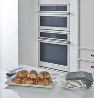 Monogram - Minimalist 30" Built-In Single Electric Convection Wall Oven with No-Preheat Air Fry - Stainless Steel