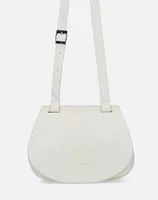 Bolso bandolera en piel color blanca con solapa grabada al frente en relieve de Pd para mujer