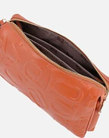 Bolso bandolera en piel color naranja con grabado letras descompuestas Prada para mujer