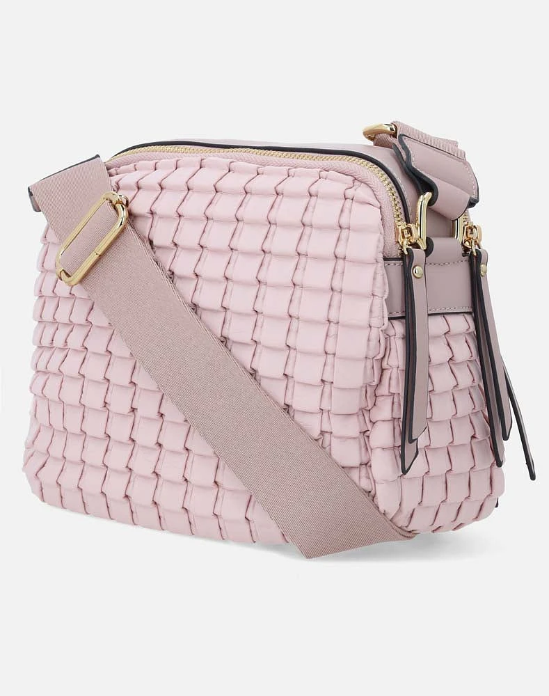 Bolso bandolera en piel vegana color nude y  tres compartimientos con cierres para mujer