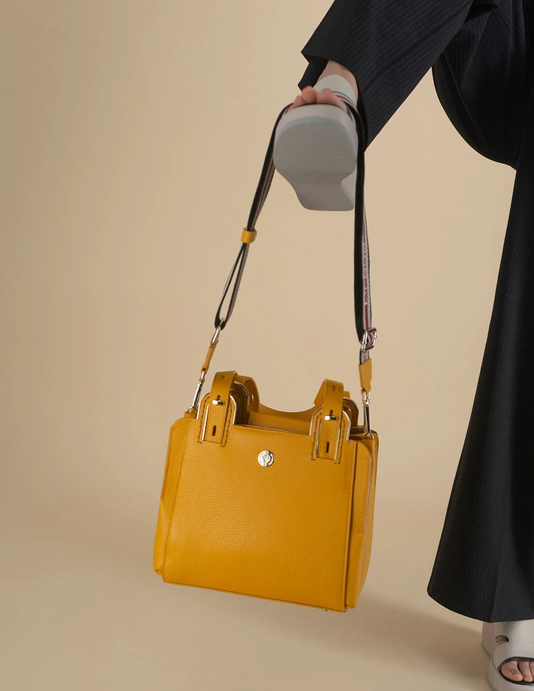 Bolso de hombro en piel color amarillo para mujer