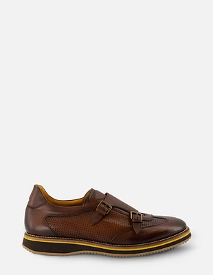 Monk de piel napa color cuero con picado para hombre