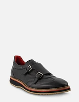 Monk de piel napa color negro con picado para hombre