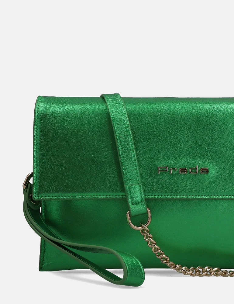 Bolso clutch en piel metalizada color verde