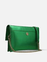 Bolso clutch en piel metalizada color verde