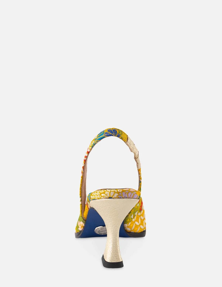Zapatilla destalonada  en textil con diseño oriental color amarillo para mujer
