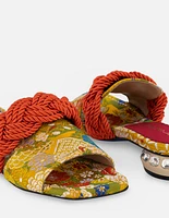 Sandalia en textil con diseño oriental color amarillo para mujer
