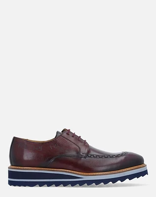 Zapato Blucher vino con grabado Pd para hombre