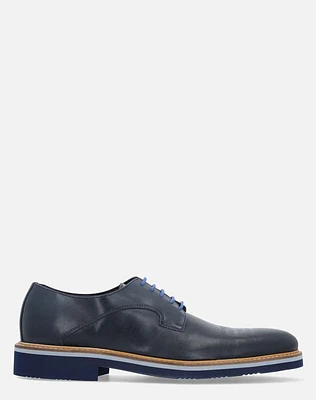 Zapato Blucher marino con grabado Pd para hombre