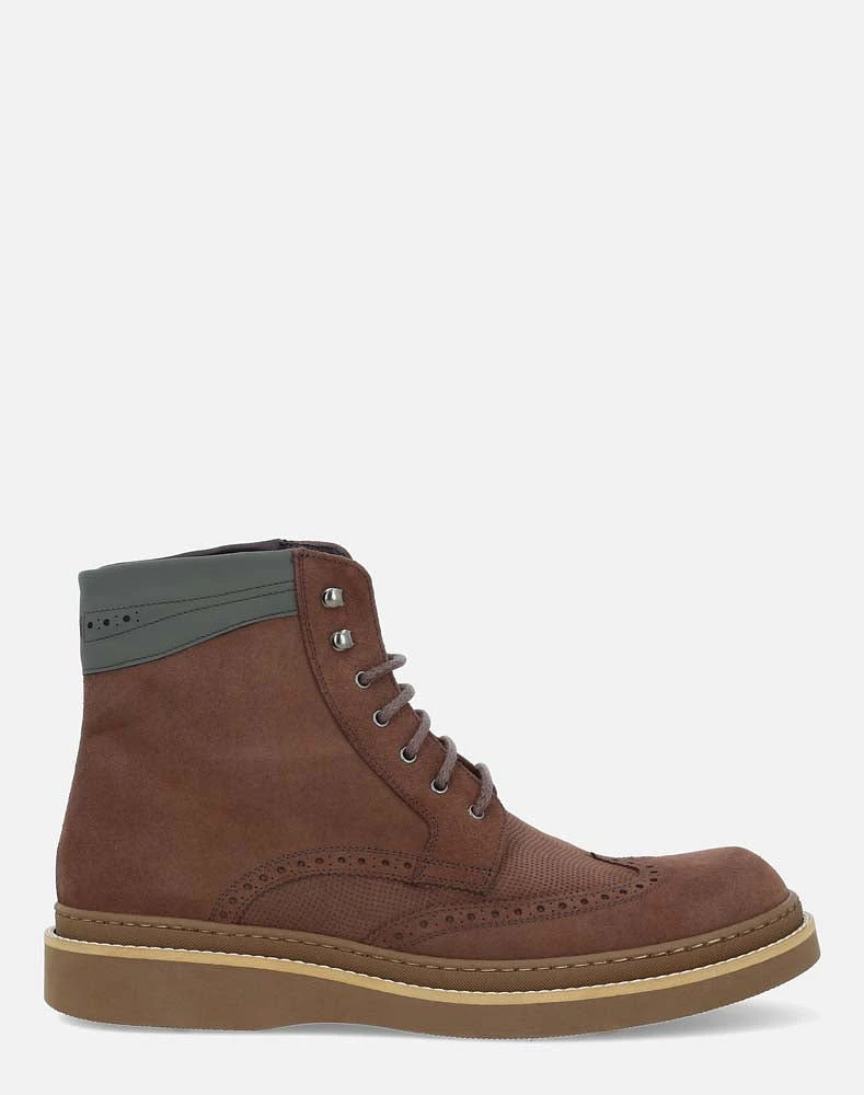 Bota brogue marrón de ante para hombre