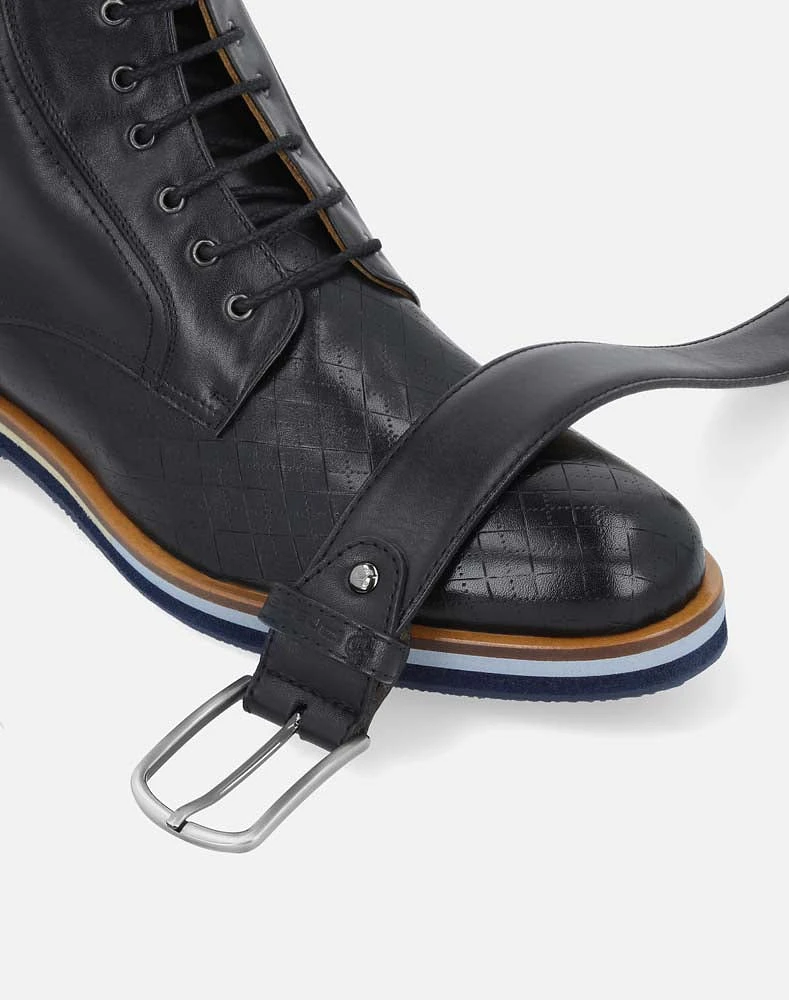 Bota de cordones +SIE7E negra grabada para hombre