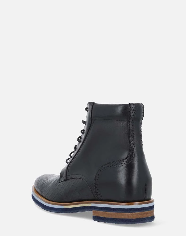 Bota de cordones +SIE7E negra grabada para hombre