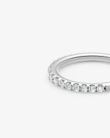 Alliance en or blanc 14 K avec diamants totalisant 0,50 ct