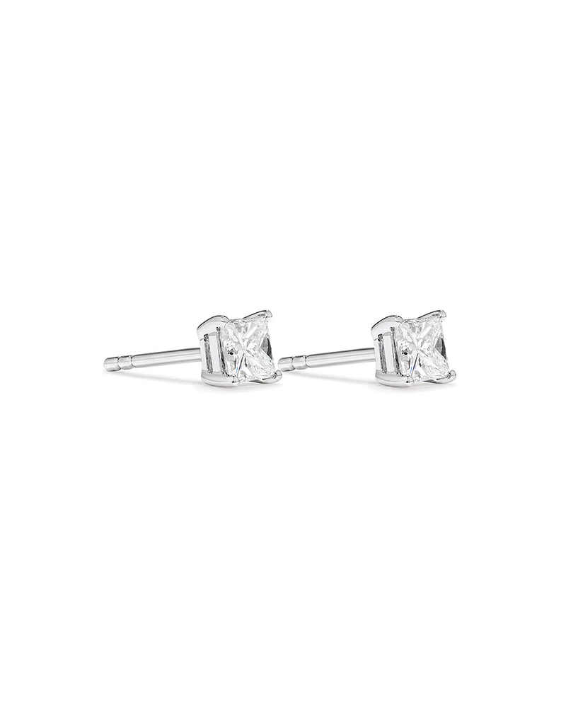 0,50 Carats TW Boucles d'oreilles solitaires diamant taille princesse en or blanc 18kt