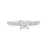 Bague de fiançailles en or blanc 14 K avec diamants totalisant 0,78 ct