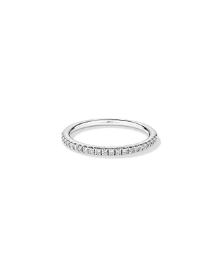 Alliance en or blanc 14 K avec diamants totalisant 0,20 ct