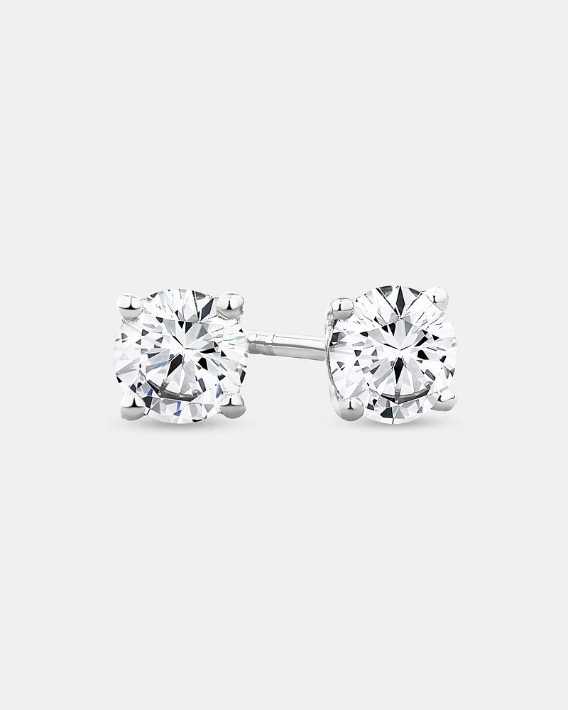 0,75 Carat TW Boucles d'oreilles puces solitaires en or blanc 18kt