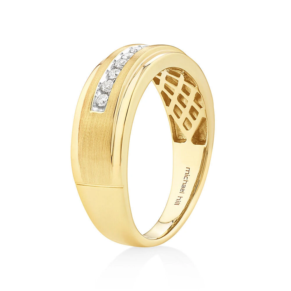 Bague en or jaune 10 K avec diamants totalisant 0,15 ct