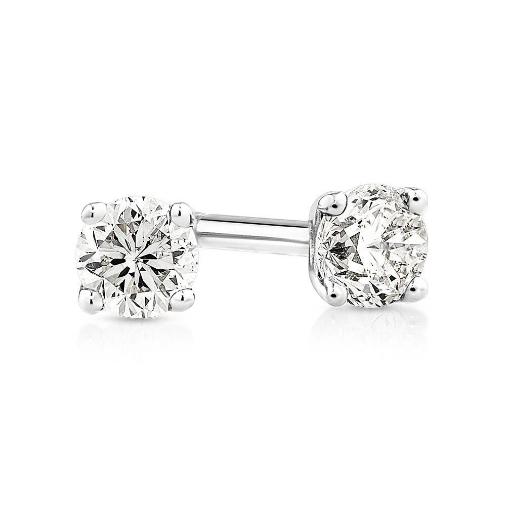 0,15 Carat TW Boucles d'oreilles puces solitaires en or blanc 10kt