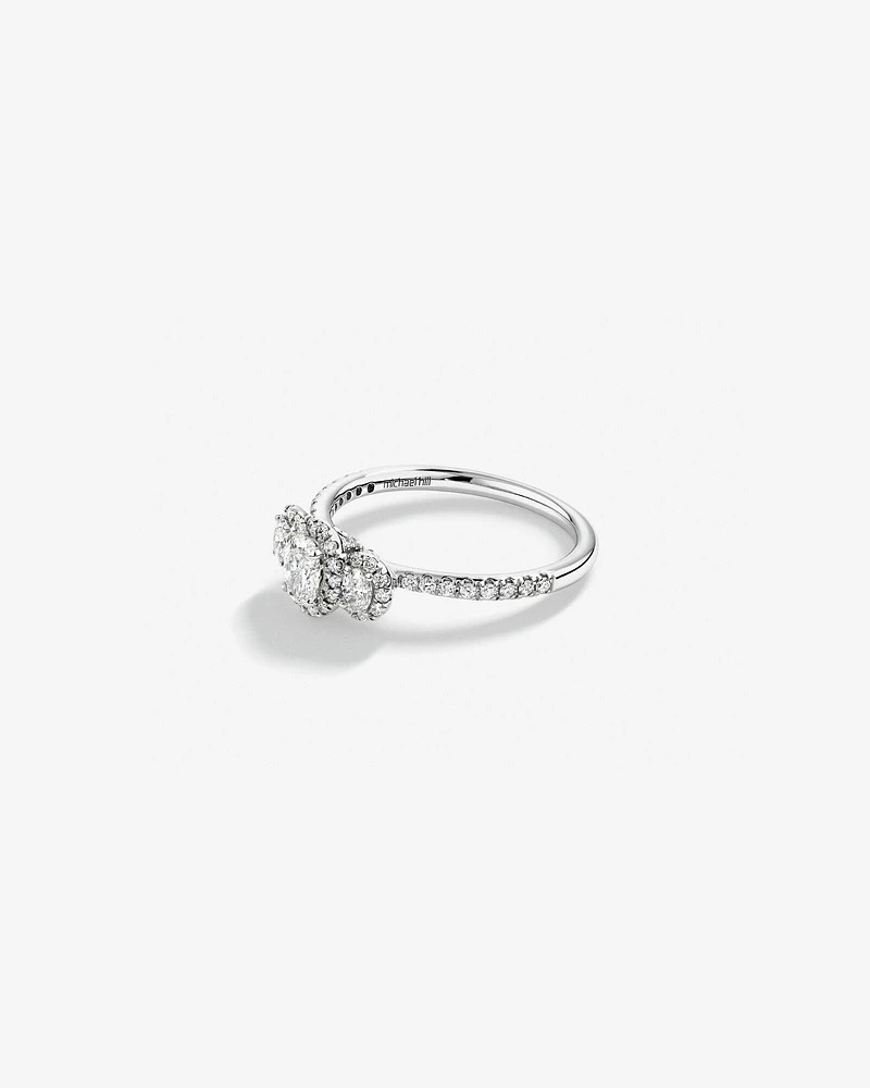 0,77 carat Poids Total en Trois Pierres Ovales avec Bague de Fiançailles Halo en Or Blanc 14kt