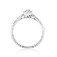 Bague de fiançailles en or blanc 10 K avec halo de diamants totalisant 0,20 ct