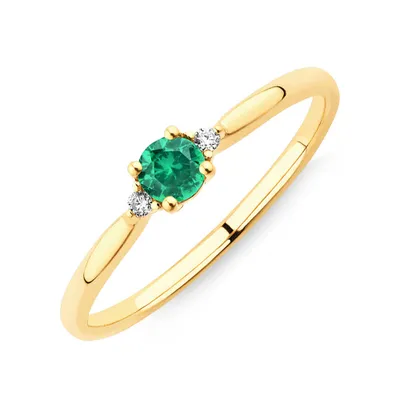 3 Stone Ring with Emerald & Diamonds 10kt Yellow Gold