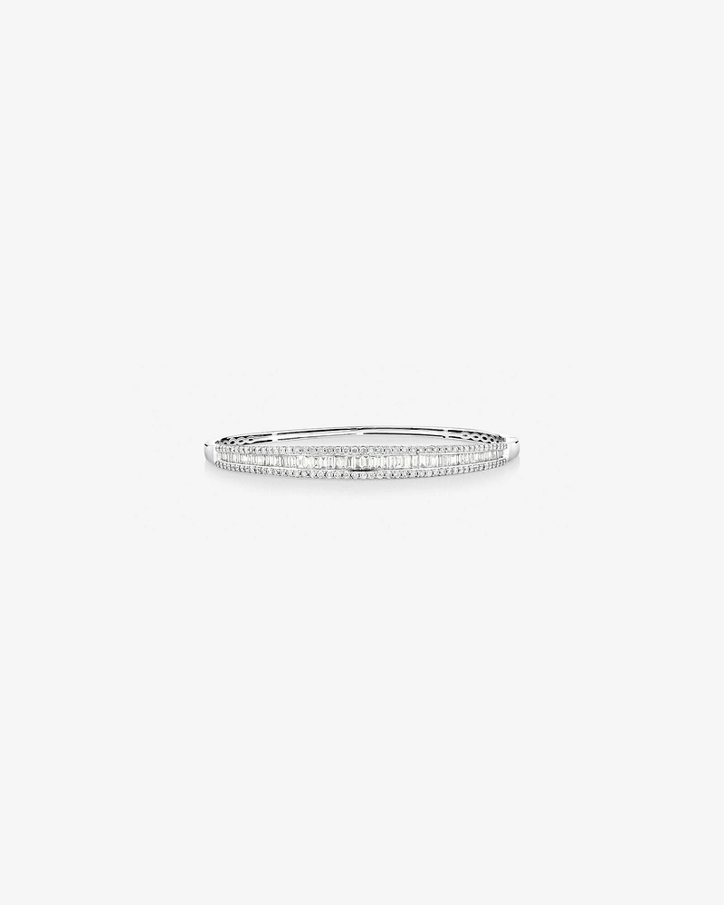 Hinged bangle with 2 Carat TW of Diamonds in 14kt White Gold