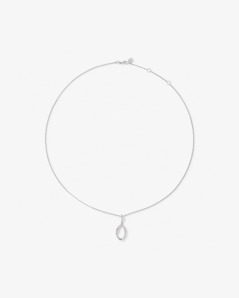 Collier pendentif ovale entrelacé avec zircon cubique en argent sterling