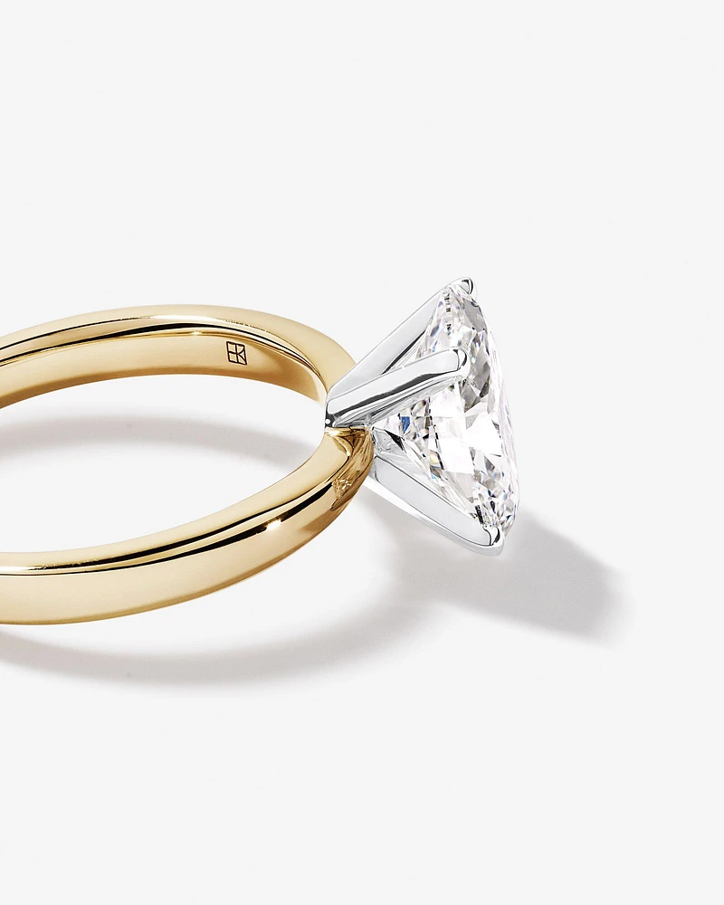 Bague de fiançailles solitaire en or jaune et blanc 14 carats, taille ovale, diamant de synthèse de 2,00 carats