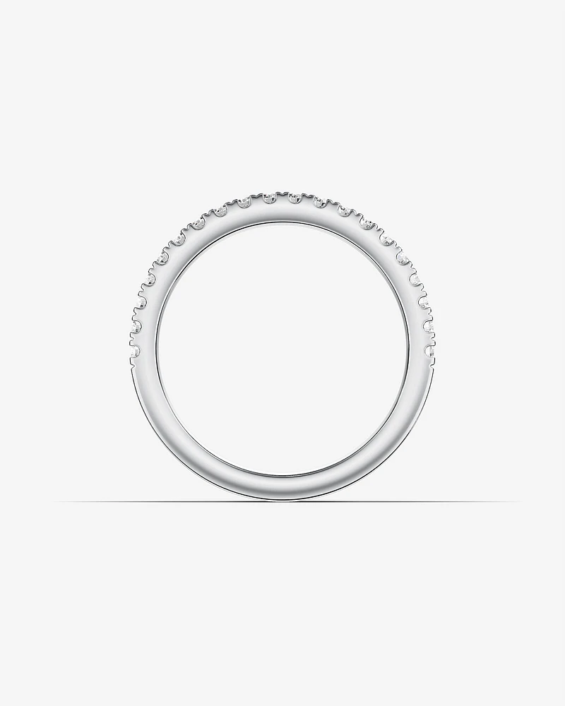 Alliance en or blanc 14 K avec diamants totalisant 0,34 ct