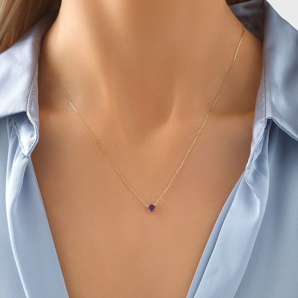 Necklace with Amethyst in 10kt Yellow Gold