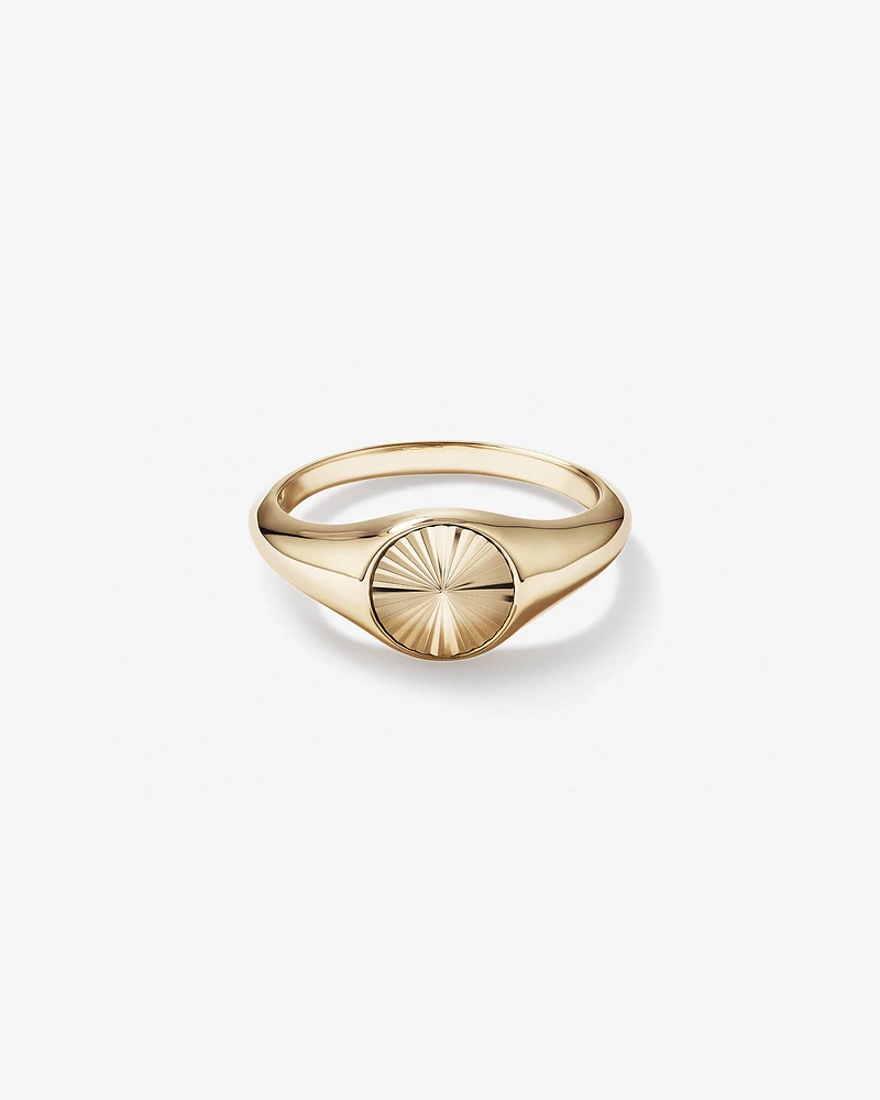 Sunray Round Signet Ring 10kt Yellow Gold